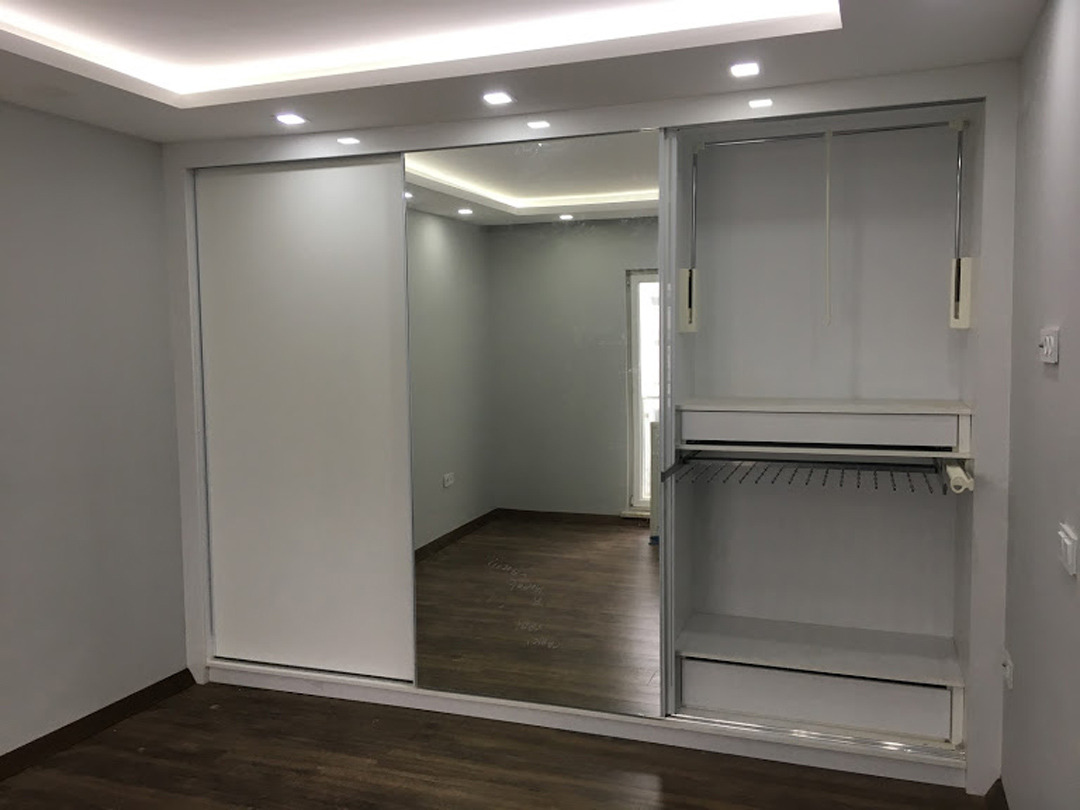 Sürme Kapak Elbise Dolabı